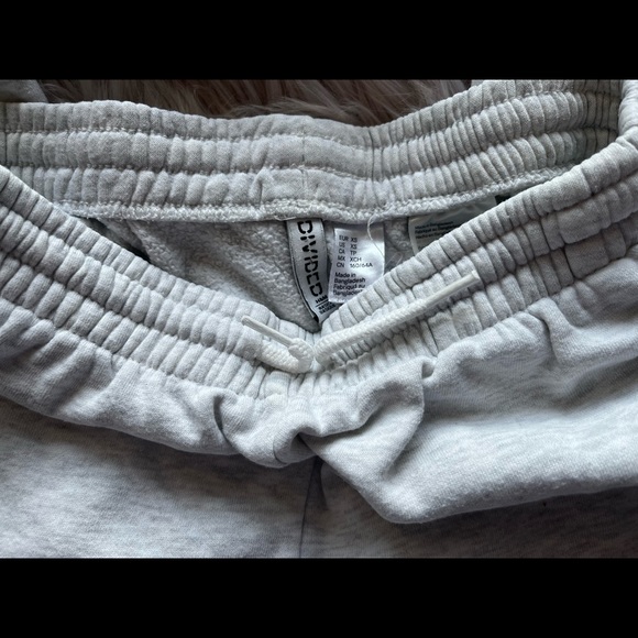 ‼️SOLD‼️ Light Grey Crop Hoodie & Joggers Set (xs). - Picture 5 of 6